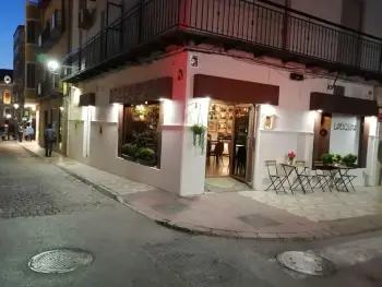 La esquina Vinoteca
