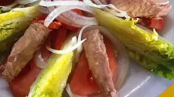 Cogollos de Lechuga a la Brasa con melva canutera